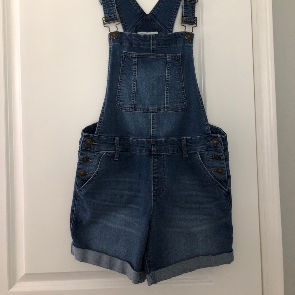 Overall shorts